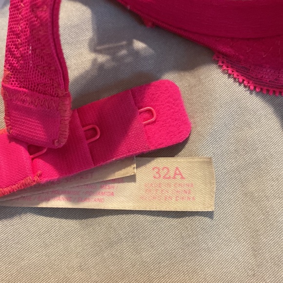 Victoria’s Secret Pink Bras - Picture 5 of 5
